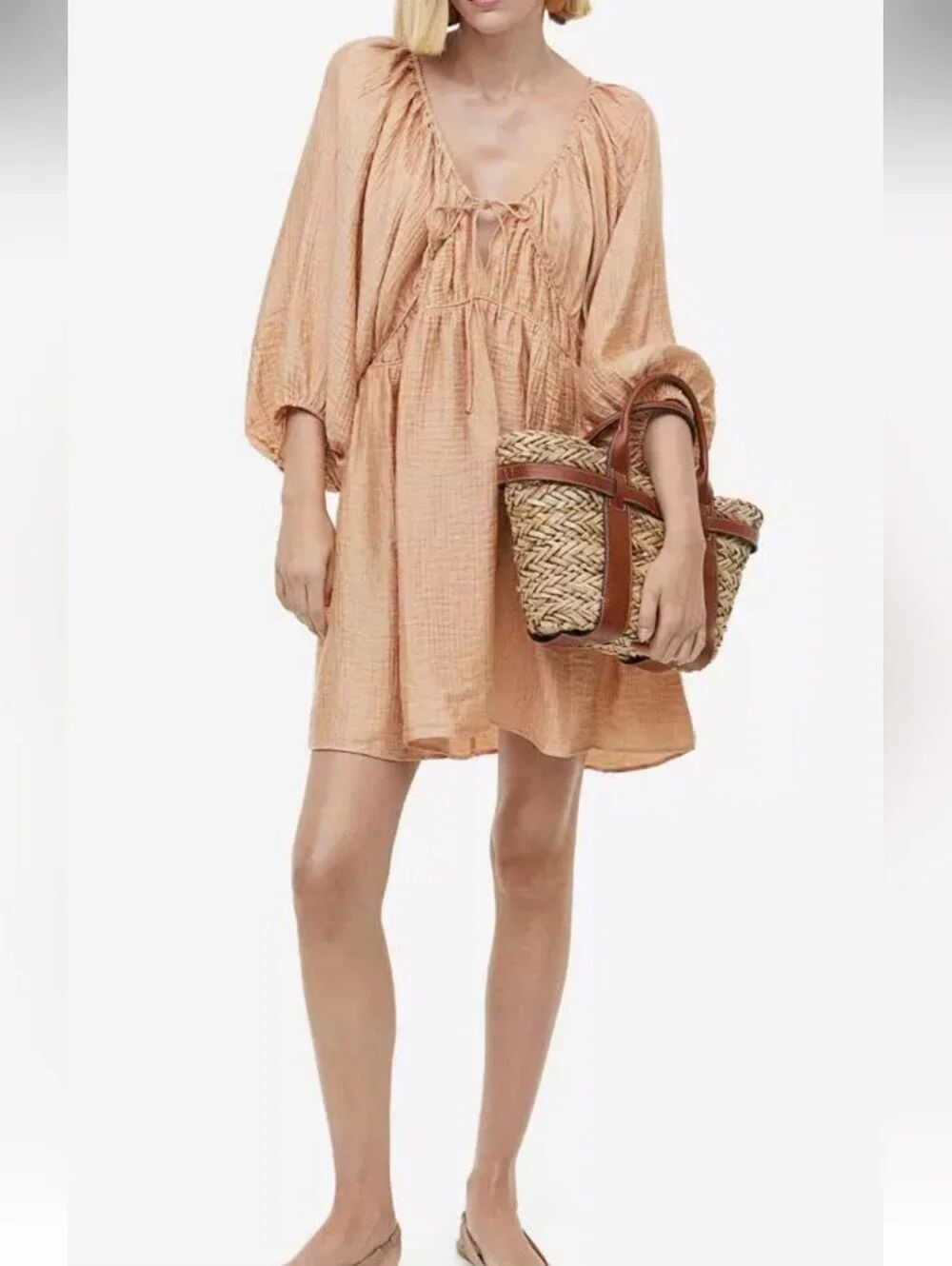 H&MโS Dusty Oversized Short Dress